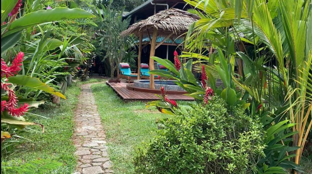 Bed and Breakfast Casa Mambo Cahuita Exterior foto